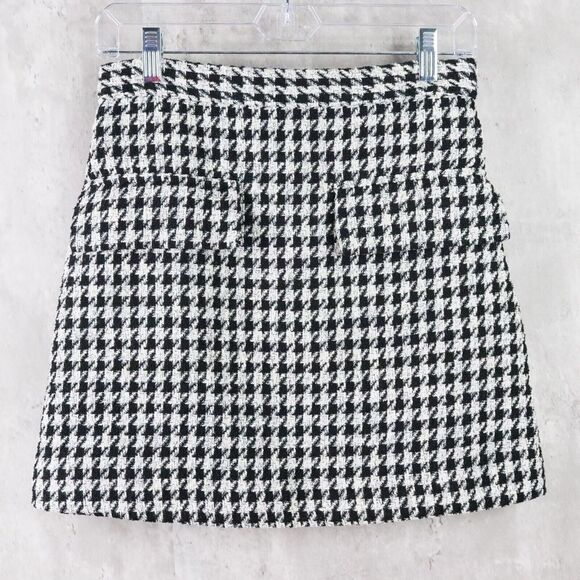 H&M Mini Skirt‎ Womens Size 6 Black White Boucle Houndstooth Tweed Front Pockets - Picture 1 of 4